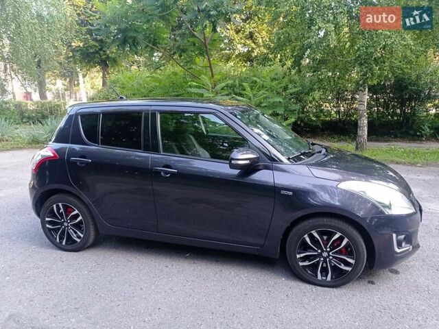 Синий Сузуки Свифт, объемом двигателя 1.3 л и пробегом 157 тыс. км за 10000 $, фото 1 на Automoto.ua