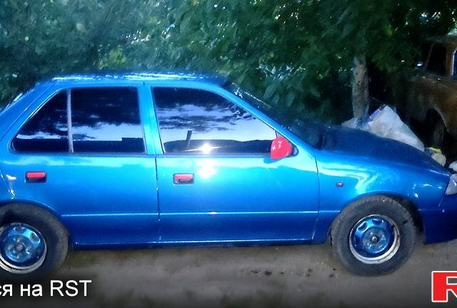 Синий Сузуки Свифт, объемом двигателя 1.3 л и пробегом 0 тыс. км за 1400 $, фото 1 на Automoto.ua