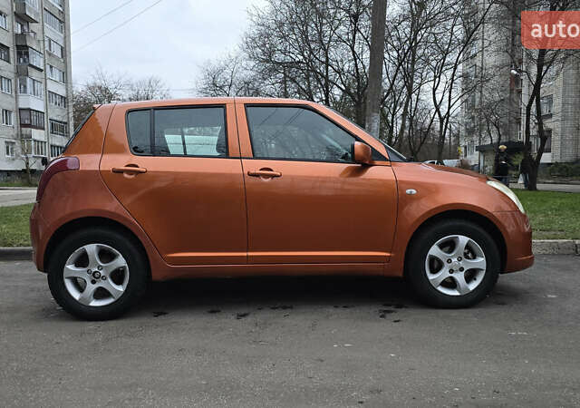 Оранжевый Сузуки Свифт, объемом двигателя 1.33 л и пробегом 196 тыс. км за 4800 $, фото 1 на Automoto.ua