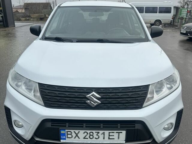 Белый Сузуки Витара, объемом двигателя 1 л и пробегом 105 тыс. км за 11700 $, фото 1 на Automoto.ua