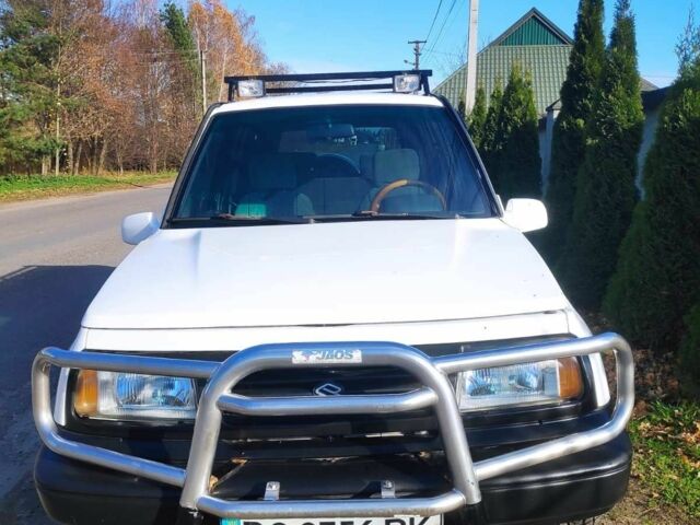 Белый Сузуки Витара, объемом двигателя 1.6 л и пробегом 400 тыс. км за 4800 $, фото 1 на Automoto.ua