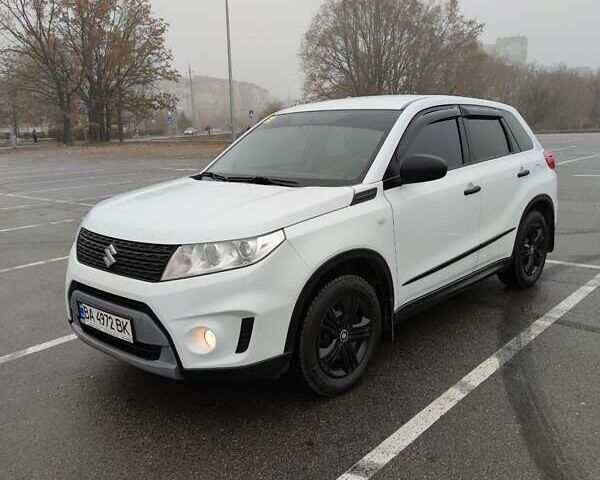 Білий Сузукі Вітара, об'ємом двигуна 1.59 л та пробігом 170 тис. км за 13800 $, фото 1 на Automoto.ua