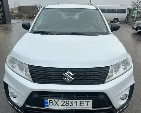 Білий Сузукі Вітара, об'ємом двигуна 1 л та пробігом 105 тис. км за 11700 $, фото 1 на Automoto.ua