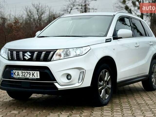 Белый Сузуки Витара, объемом двигателя 1.37 л и пробегом 52 тыс. км за 18300 $, фото 1 на Automoto.ua