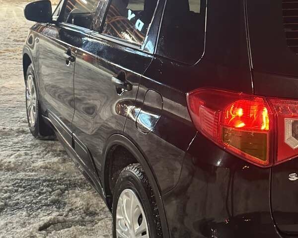 Чорний Сузукі Вітара, об'ємом двигуна 1.59 л та пробігом 166 тис. км за 13800 $, фото 1 на Automoto.ua