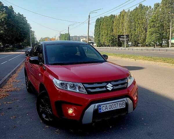 Красный Сузуки Витара, объемом двигателя 1.59 л и пробегом 80 тыс. км за 17000 $, фото 1 на Automoto.ua