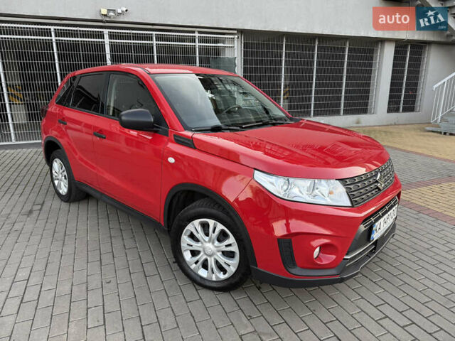 Красный Сузуки Витара, объемом двигателя 1.59 л и пробегом 111 тыс. км за 18700 $, фото 1 на Automoto.ua