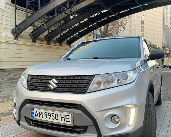 Серый Сузуки Витара, объемом двигателя 1.59 л и пробегом 147 тыс. км за 13500 $, фото 1 на Automoto.ua
