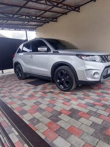 Серый Сузуки Витара, объемом двигателя 1.37 л и пробегом 90 тыс. км за 16100 $, фото 1 на Automoto.ua