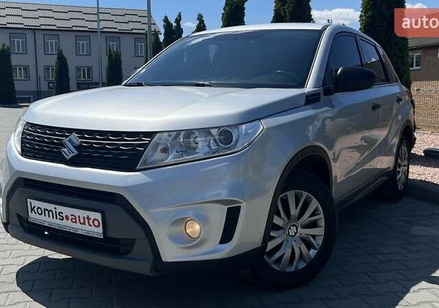 Серый Сузуки Витара, объемом двигателя 1.6 л и пробегом 215 тыс. км за 10799 $, фото 1 на Automoto.ua