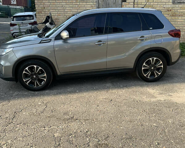 Сірий Сузукі Вітара, об'ємом двигуна 1 л та пробігом 78 тис. км за 18500 $, фото 1 на Automoto.ua