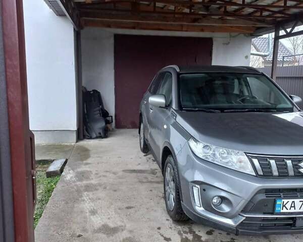 Серый Сузуки Витара, объемом двигателя 1.37 л и пробегом 60 тыс. км за 13700 $, фото 1 на Automoto.ua