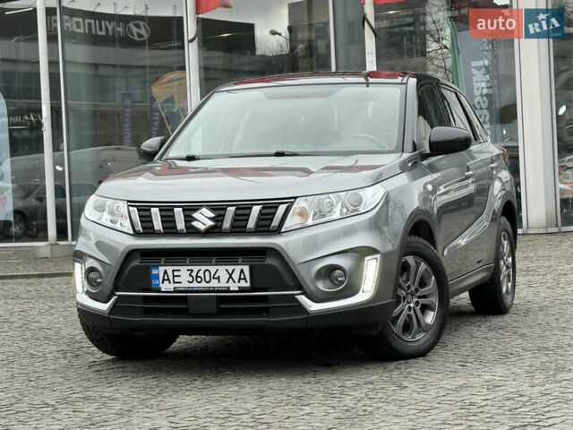 Сірий Сузукі Вітара, об'ємом двигуна 1.59 л та пробігом 35 тис. км за 19500 $, фото 1 на Automoto.ua