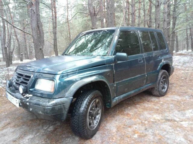 Зеленый Сузуки Витара, объемом двигателя 2 л и пробегом 480 тыс. км за 3800 $, фото 1 на Automoto.ua