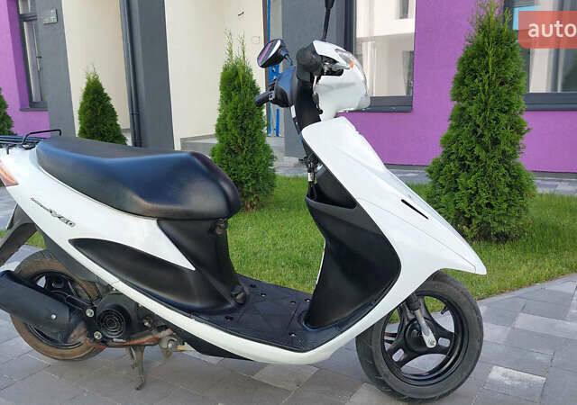 Білий Сузукі Address V50, об'ємом двигуна 0.05 л та пробігом 5 тис. км за 750 $, фото 1 на Automoto.ua
