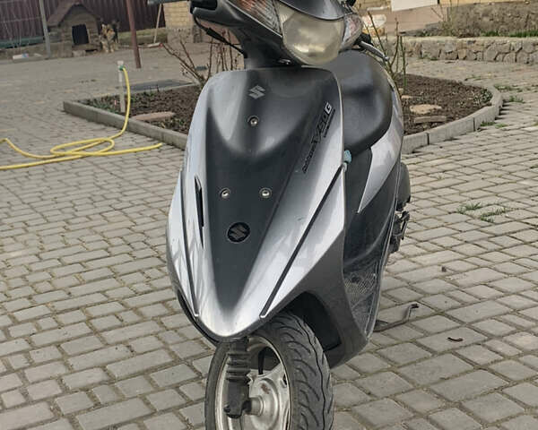 Сузукі Address V50 2009 у Умани на Automoto.ua Сірий Сузукі Address V50, об'ємом двигуна 0.05 л та пробігом 5 тис. км за 400 $, фото 1 на Automoto.ua