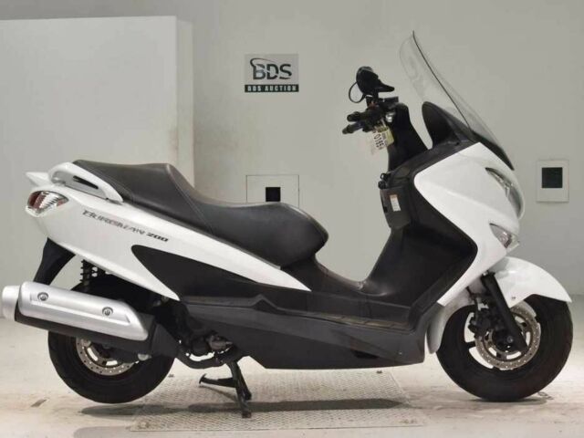 Сузуки Burgman 200, объемом двигателя 0.2 л и пробегом 0 тыс. км за 2299 $, фото 1 на Automoto.ua