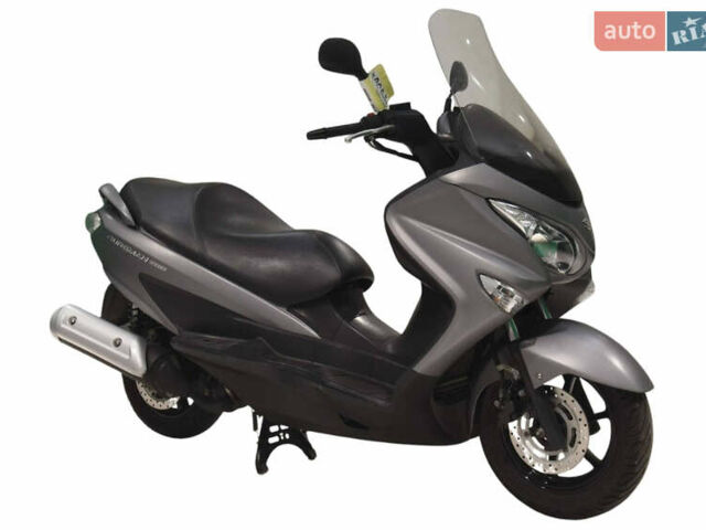 Серый Сузуки Burgman 200, объемом двигателя 0 л и пробегом 39 тыс. км за 2300 $, фото 1 на Automoto.ua