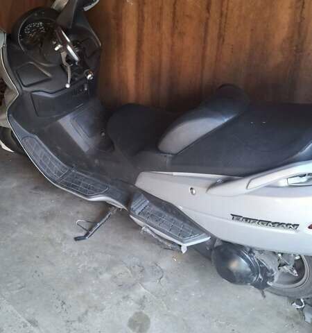 Сузукі Burgman 400, об'ємом двигуна 0 л та пробігом 28 тис. км за 2000 $, фото 1 на Automoto.ua