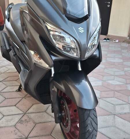 Серый Сузуки Burgman 400, объемом двигателя 0.4 л и пробегом 18 тыс. км за 4700 $, фото 1 на Automoto.ua