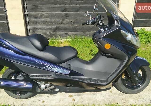 Синий Сузуки Burgman 400, объемом двигателя 0.39 л и пробегом 7 тыс. км за 2300 $, фото 1 на Automoto.ua