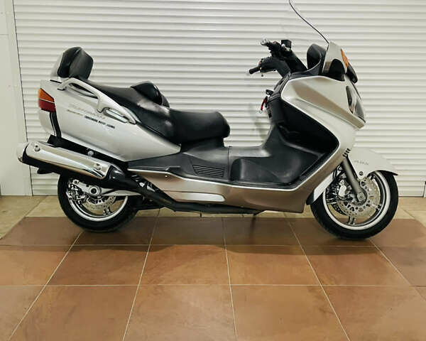 Сірий Сузукі Burgman AN 650, об'ємом двигуна 0.65 л та пробігом 44 тис. км за 4000 $, фото 1 на Automoto.ua