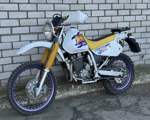 Белый Сузуки Djebel 250XC, объемом двигателя 0.25 л и пробегом 30 тыс. км за 2700 $, фото 1 на Automoto.ua