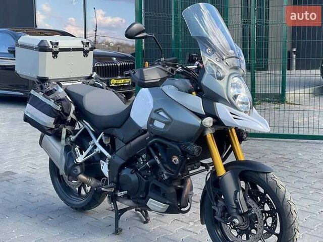 Белый Сузуки DL 650, объемом двигателя 1 л и пробегом 26 тыс. км за 9200 $, фото 1 на Automoto.ua