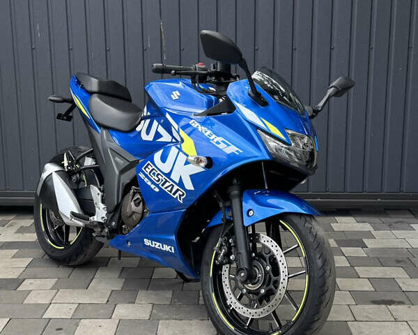 Синий Сузуки Gixxer 250, объемом двигателя 0.25 л и пробегом 8 тыс. км за 3500 $, фото 1 на Automoto.ua