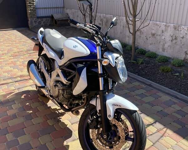 Сузуки Gladius 400, объемом двигателя 0 л и пробегом 32 тыс. км за 4200 $, фото 1 на Automoto.ua