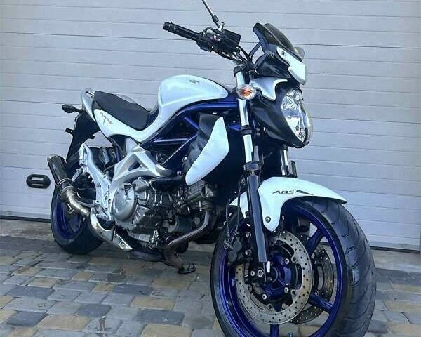 Сузуки Gladius 400, объемом двигателя 0 л и пробегом 39 тыс. км за 4100 $, фото 1 на Automoto.ua