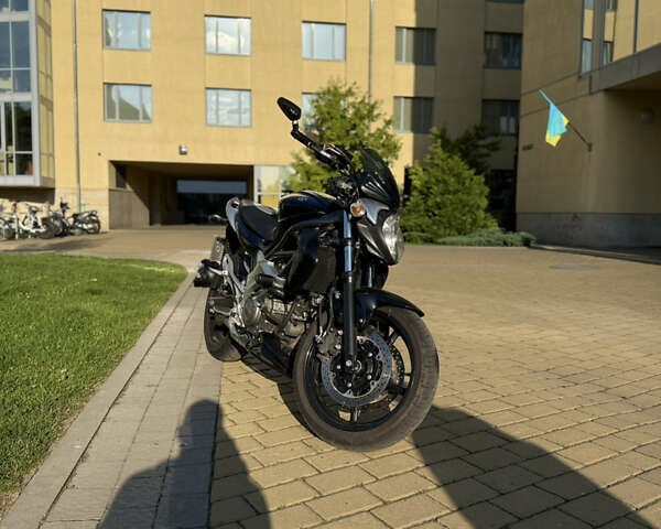 Чорний Сузукі Gladius 650, об'ємом двигуна 0.65 л та пробігом 65 тис. км за 4200 $, фото 1 на Automoto.ua