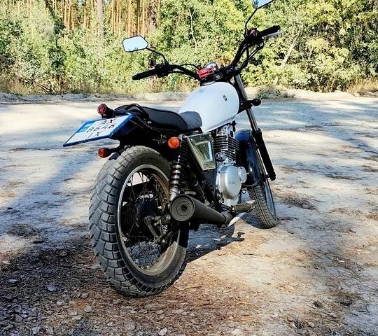 Білий Сузукі GrassTracker 250, об'ємом двигуна 0.25 л та пробігом 13 тис. км за 2800 $, фото 1 на Automoto.ua