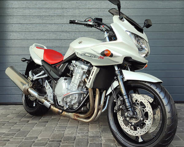 Белый Сузуки GSF 1250S, объемом двигателя 1.25 л и пробегом 36 тыс. км за 6000 $, фото 1 на Automoto.ua