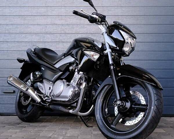 Чорний Сузукі GSR 250, об'ємом двигуна 0.25 л та пробігом 13 тис. км за 2900 $, фото 1 на Automoto.ua