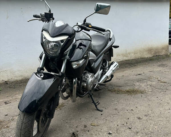 Черный Сузуки GSR 250, объемом двигателя 0.25 л и пробегом 18 тыс. км за 2700 $, фото 1 на Automoto.ua