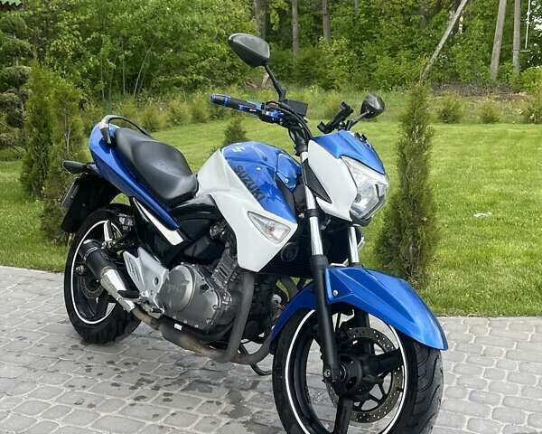 Синий Сузуки GSR 250, объемом двигателя 0.25 л и пробегом 39 тыс. км за 2600 $, фото 1 на Automoto.ua