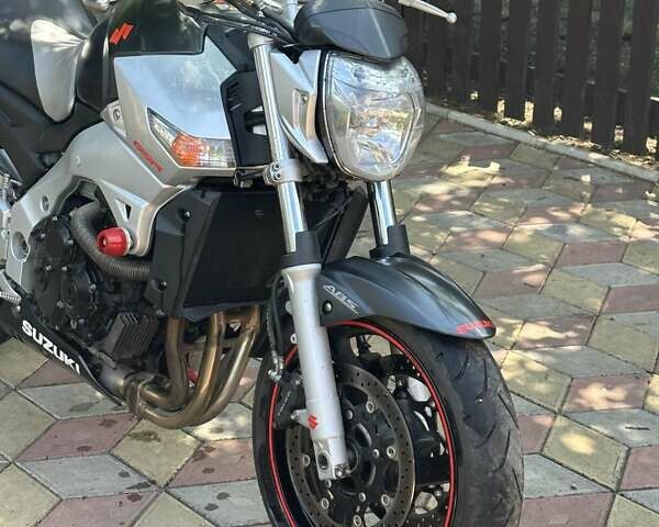 Черный Сузуки GSR 400, объемом двигателя 0.4 л и пробегом 26 тыс. км за 4700 $, фото 1 на Automoto.ua