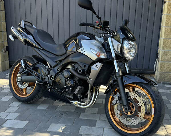 Черный Сузуки GSR 400, объемом двигателя 0.4 л и пробегом 37 тыс. км за 4400 $, фото 1 на Automoto.ua