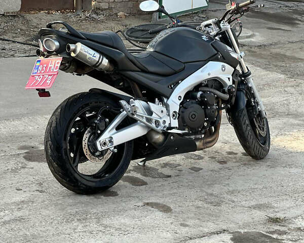 Чорний Сузукі GSR 600, об'ємом двигуна 0.6 л та пробігом 41 тис. км за 4900 $, фото 1 на Automoto.ua