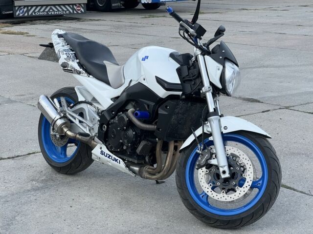 Сузукі GSR 600, об'ємом двигуна 0.6 л та пробігом 0 тис. км за 3000 $, фото 1 на Automoto.ua