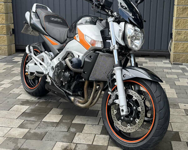 Сірий Сузукі GSR 600, об'ємом двигуна 0.6 л та пробігом 43 тис. км за 5500 $, фото 1 на Automoto.ua