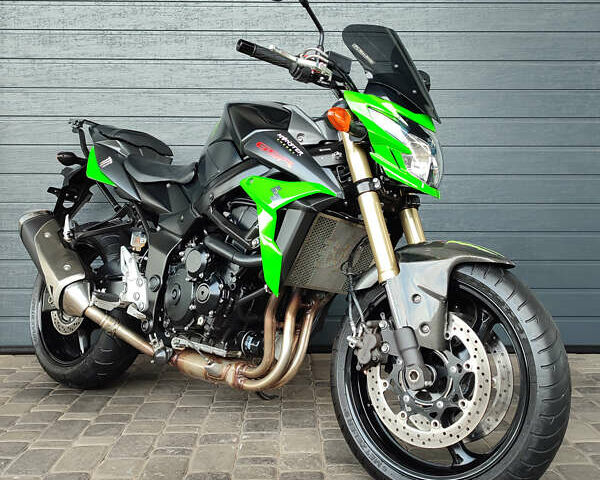 Черный Сузуки GSR 750, объемом двигателя 0.75 л и пробегом 27 тыс. км за 7000 $, фото 1 на Automoto.ua