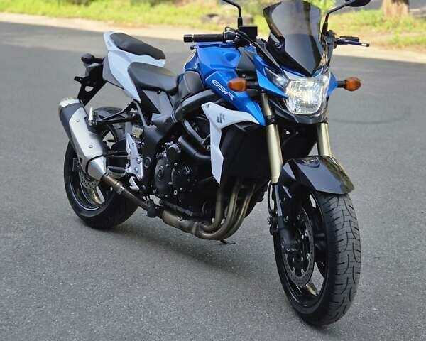 Синий Сузуки GSR 750, объемом двигателя 0 л и пробегом 22 тыс. км за 7300 $, фото 1 на Automoto.ua