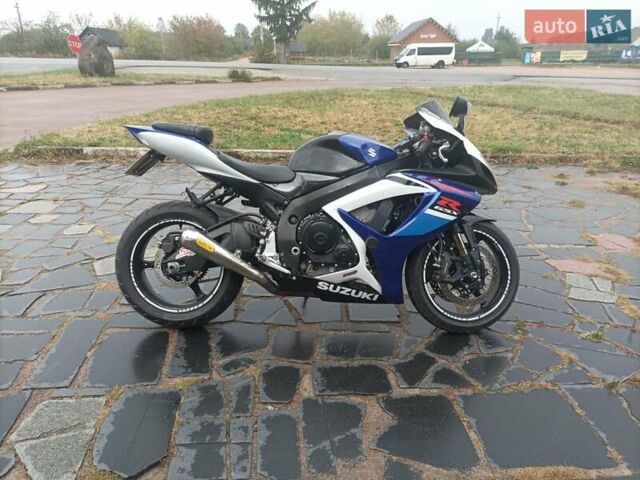 Синий Сузуки GSR 750, объемом двигателя 0 л и пробегом 37 тыс. км за 3500 $, фото 1 на Automoto.ua