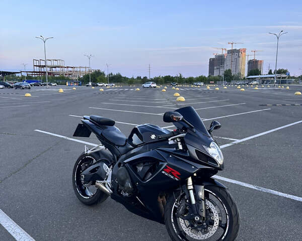 Черный Сузуки GSX-R 600, объемом двигателя 0.6 л и пробегом 41 тыс. км за 6800 $, фото 1 на Automoto.ua