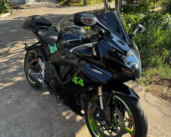 Черный Сузуки GSX-R 600, объемом двигателя 0.6 л и пробегом 34 тыс. км за 4500 $, фото 1 на Automoto.ua