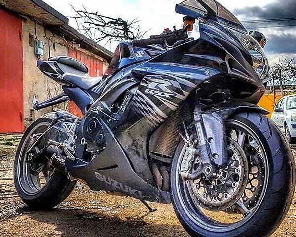 Черный Сузуки GSX-R 600, объемом двигателя 0.6 л и пробегом 18 тыс. км за 10100 $, фото 1 на Automoto.ua
