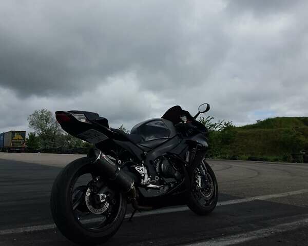 Черный Сузуки GSX-R 600, объемом двигателя 0.6 л и пробегом 24 тыс. км за 10500 $, фото 1 на Automoto.ua