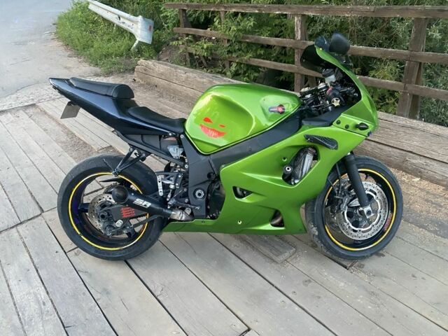 Сузуки GSX-R 600, объемом двигателя 0.6 л и пробегом 0 тыс. км за 4500 $, фото 1 на Automoto.ua